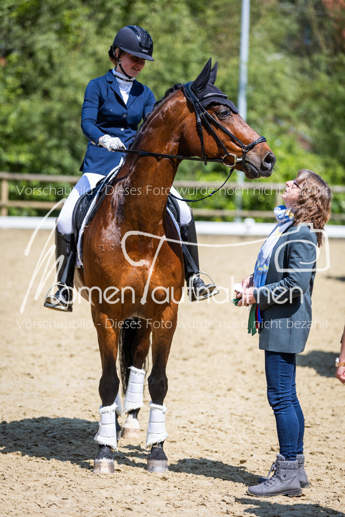 Donop24-L-Dre-123 | MomenTaufnahmen Pferdesportfotos