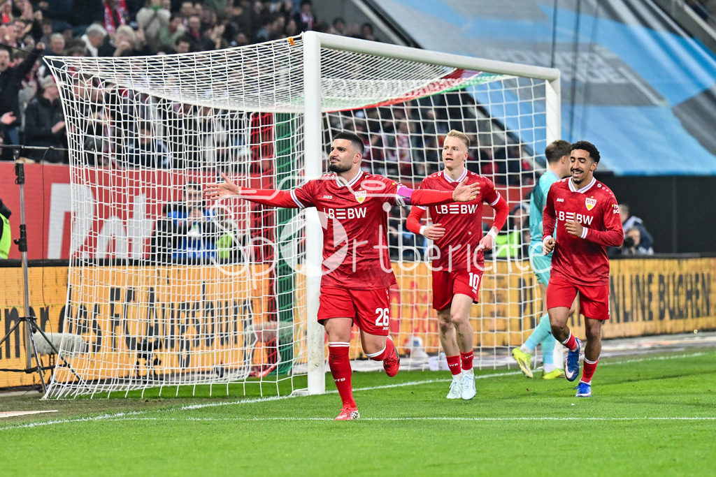 FC Augsburg - VfB Stuttgart | AUGSBURG, GERMANY - 22. MAERZ: Jubel der Gäste nach dem Treffer zum 1-4 durch Deniz UNDAV (VfB Stuttgart 26) / Tor / Torschuetze / Freude / Happy während dem Bundesligamatch zwischen dem FC Augsburg und dem VfB Stuttgart am 27. Spieltag in der WWK Arena / DFL REGULATIONS PROHIBIT ANY USE OF PHOTOGRAPHS AS IMAGE SEQUENCES AND/OR QUASI-VIDEO