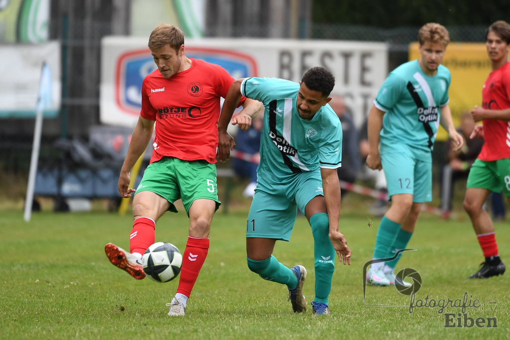 Sport-Duwe Cup | Sport-Duwe Cup Oldenburg; SSV Jeddenloh (weiß)-VFB Oldenburg (blau) am 05.07.2025 in Oldenburg (Sportanlage TuS Eversten), Photo: Philip Eiben 2025 - Realisiert mit Pictrs.com