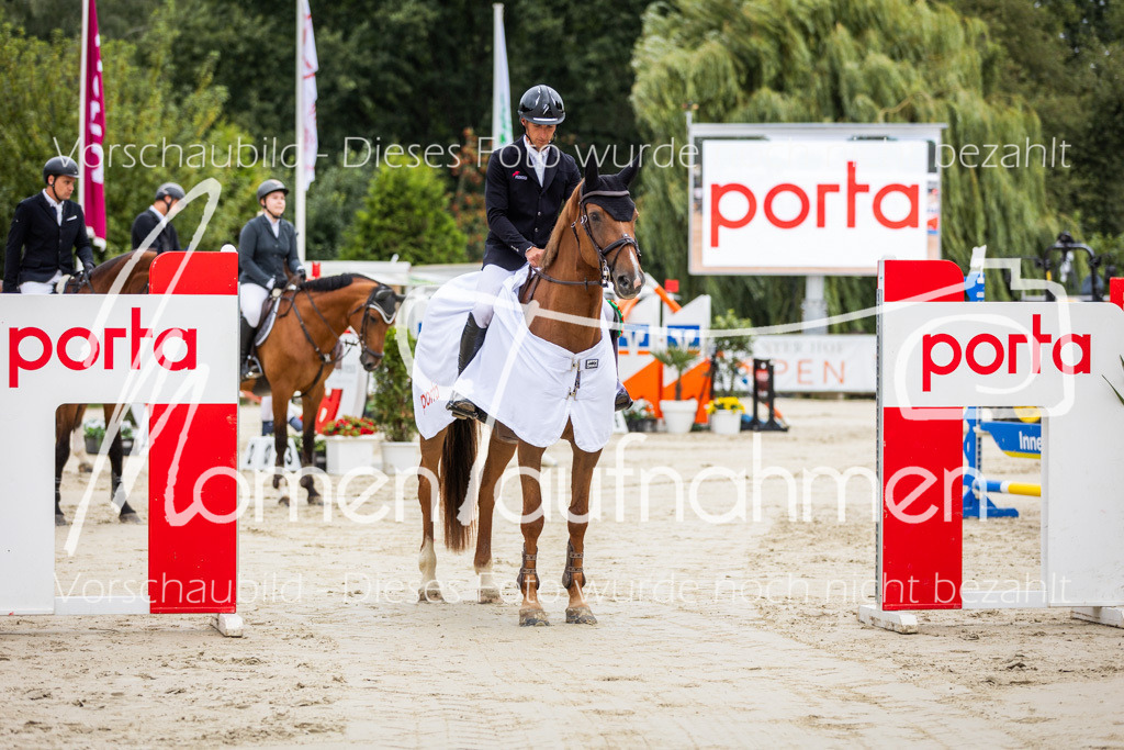 BHO-2PhSpr-M-374 | MomenTaufnahmen Pferdesportfotos