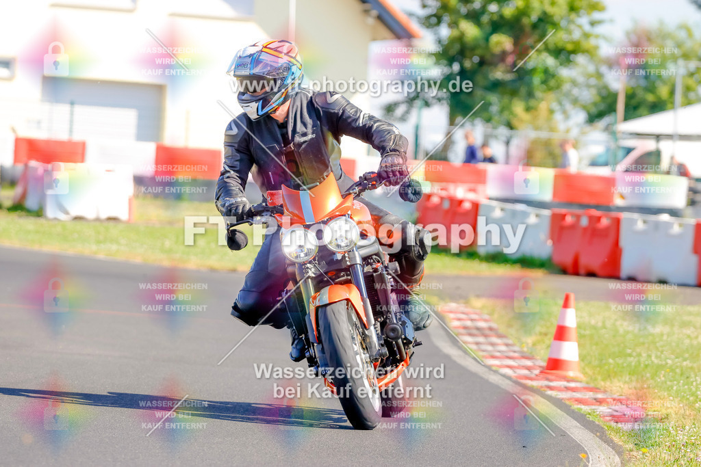 _MOT9013 | Hier findet Ihr Bilder von Touristenfahrten auf der Nürburgring Nordschleife oder von anderen Veranstaltungen die ich besucht habe. Viel Spass beim Durch Schauen 