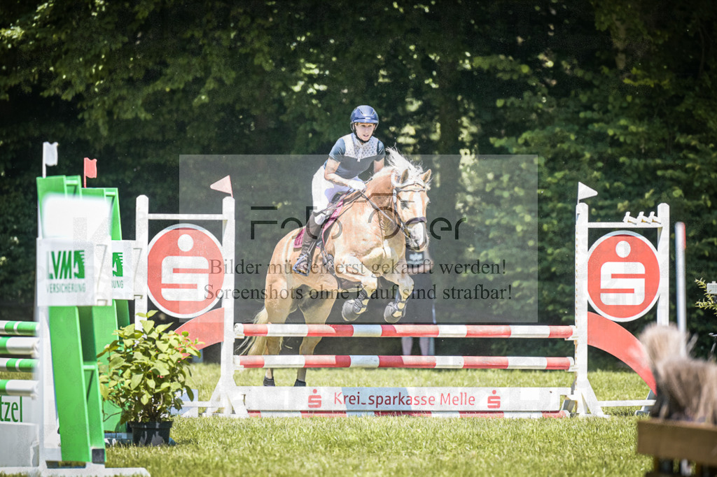 DOS_4519 | Entdecke hochwertige Reitturnierfotos von Foto Oger. Professionell, emotional und authentisch – jetzt Lieblingsmomente im Shop bestellen.Deutschlandweite Turnierfotografie. - Realisiert mit Pictrs.com