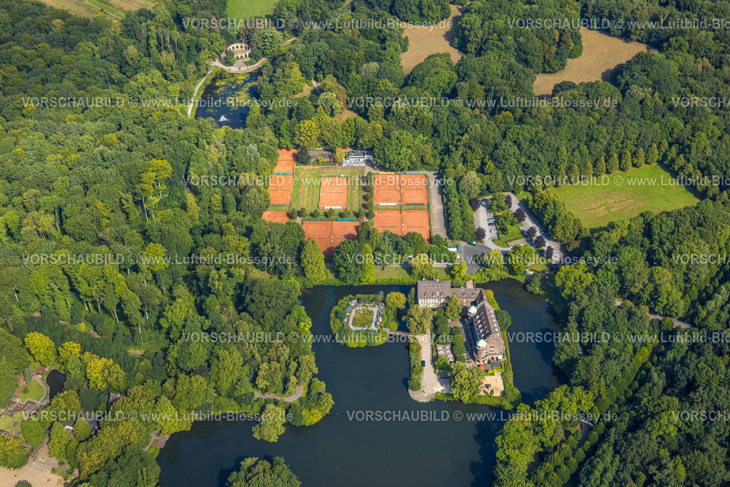 Gladbeck250800001 | Luftbild, Restaurant Wasserschloss Wittringen mit Schlossteich und Schlosspark und Tennisanlage, oben der Wittringer Wald mit See und Ehrenmal Wittringen, Butendorf, Gladbeck, Ruhrgebiet, Nordrhein-Westfalen, Deutschland