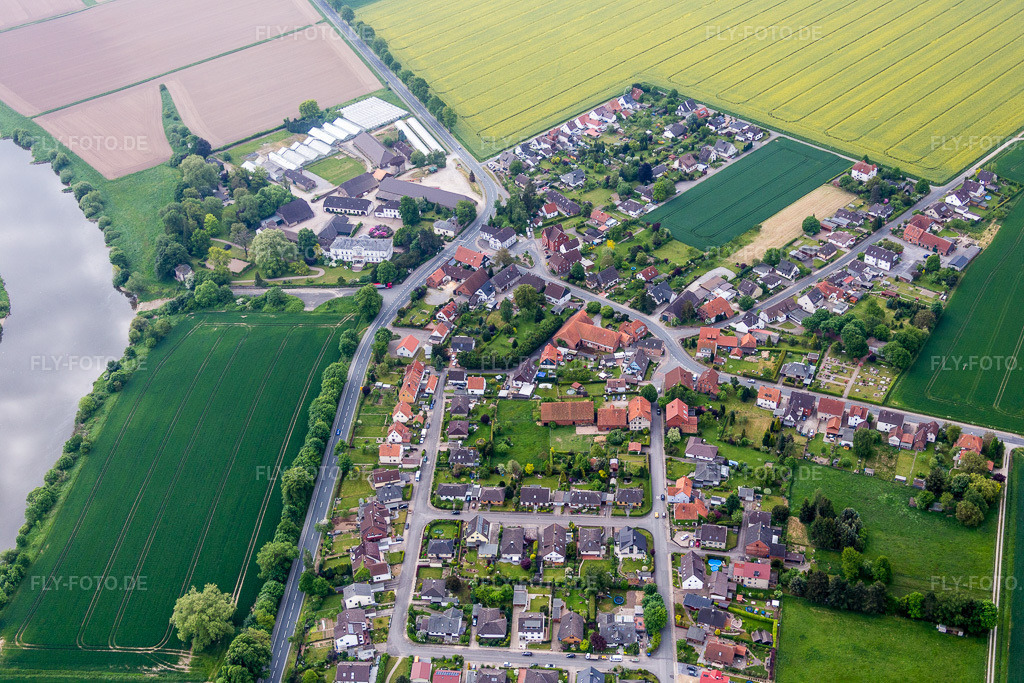 Luftbild: Fluss- Uferbereichen der Weser im Ortsteil Ohr in Emmerthal im Bundesland Niedersachsen in Deutschland. Foto: IMG_079454.jpg vom 24.05.2015 durch Werner Riehm/FLY-FOTO.de