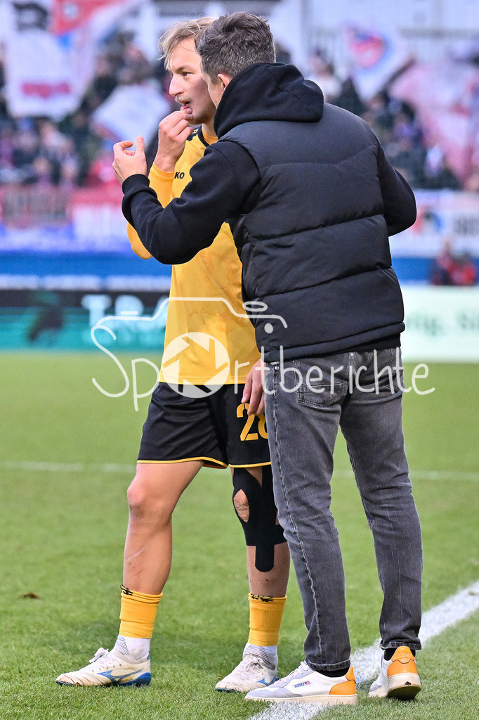 SpVgg Unterhaching - Dynamo Dresden | im Gespreach Sascha RISCH (Dynamo Dresden 28) und Dynamo Dresden Trainer Thomas STAMM / 3. Liga: SpVgg Unterhaching - Dynamo Dresden, Uhlsportpark am 21.12.2024