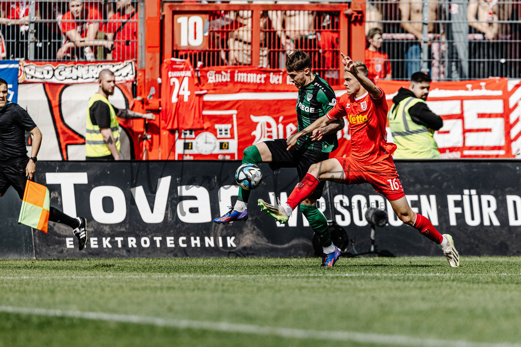 3. Liga, Saison 2023/24, 32. Spieltag: SC Preußen Münster - Jahn Regensburg | Münster, 06.04.2024: 3. Liga, 32. Spieltag, SC Preußen Münster gegen Jahn Regensburg im LVM-Preußenstadion in Münster. Foto: sportfotografie.ms | Markus Paletta - Realisiert mit Pictrs.com
