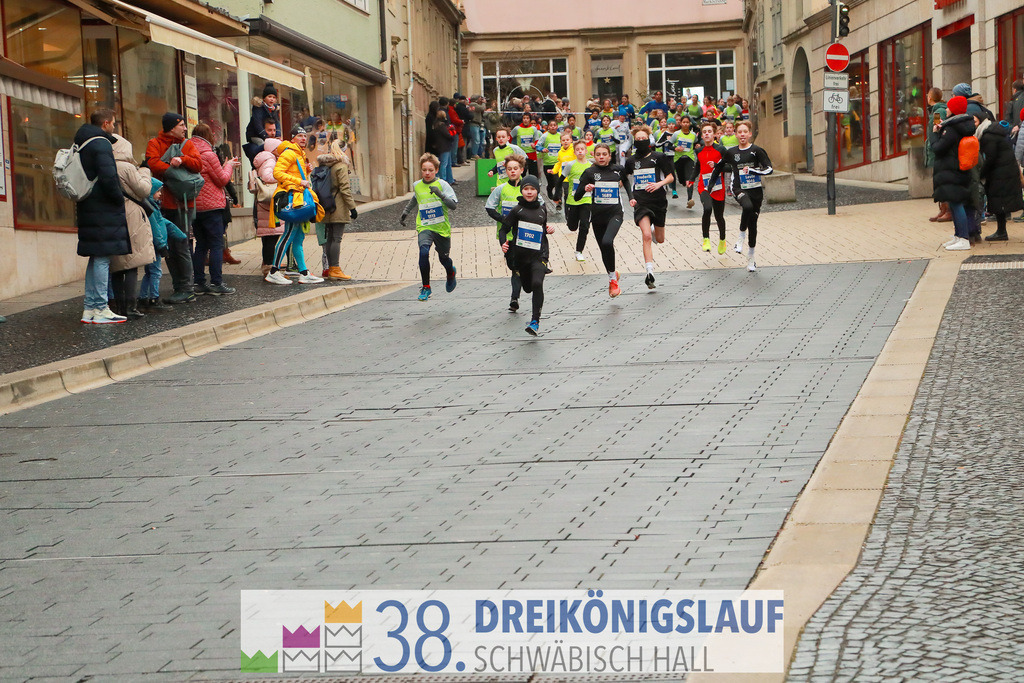 1700m Stadtwerke Jugendlauf | 3 Koenigslauf 2024 1700m Stadtwerke Jugendlauf - Realisiert mit Pictrs.com