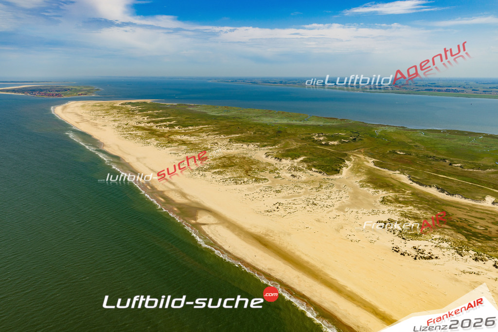 Luftaufnahme Ostende Norderney - Die Luftaufnahme wurde 2025 vom UL-Flugzeug heraus erstellt ( ohne Drohne ) - Hochauflösende Luftaufnahme - für professionelle Ausdrucke geeignet. Die Geschenkidee !Mit Lizenz und Bildrechte bestellbar