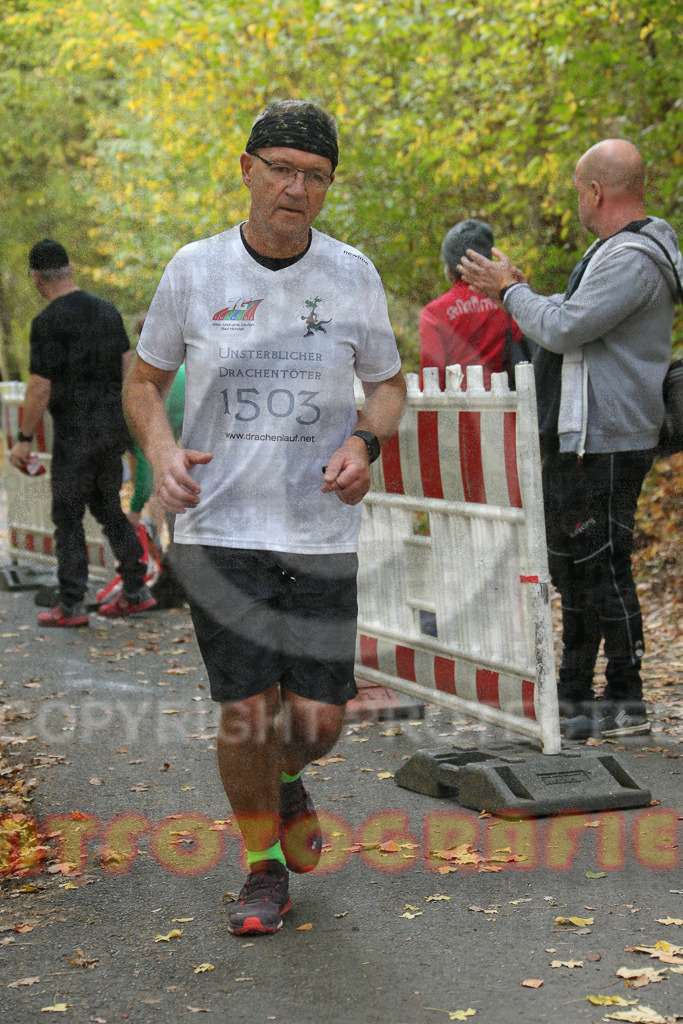 221030_1408_EX1_8416 | Sportfotografie im Rhein-Sieg Kreis, Köln, Bonn, NRW, Rheinland Pfalz, Hessen, etc. Unser Tätigkeitsfeld umfasst den Laufsport vom Volkslauf über den Marathon, Duathlon, Triathon bis zum Ultralauf wie Kölnpfad Ultra oder Schindertrail.