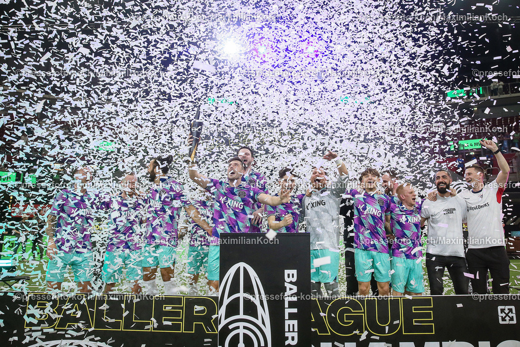 DueBL08042403012 | 08.04.2024, Düsseldorf, Fußball, Baller League, PSD Bank Dome, Final Four, Finale Calcio Berlin - Streets United: Streets United wird Baller League Champion