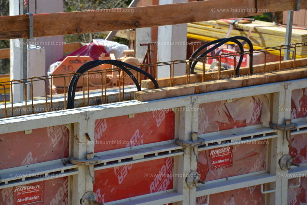 bib-lg04-betonarbeiten-0627 | Nach LV-Leistungsgruppen sortierte Detailfotos über den Bau eines Hauses. Alle Hausbau-Bilder direkt vom Urheber und Autor der Website Haus-Selber-Bauen.com