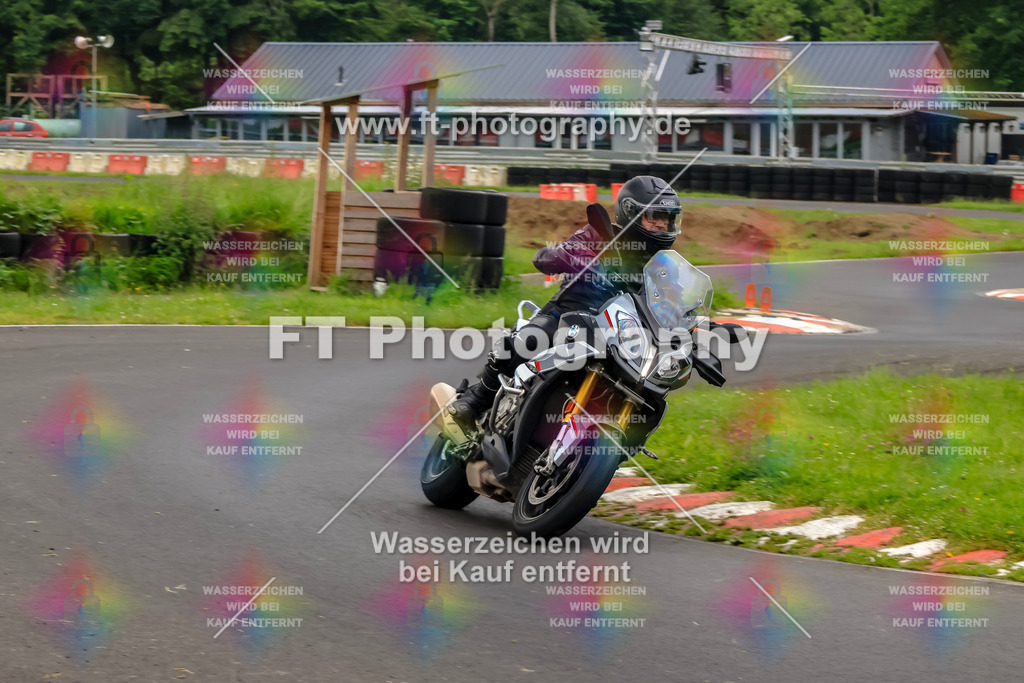 VBK-6185 | Hier findet Ihr Bilder von Touristenfahrten auf der Nürburgring Nordschleife oder von anderen Veranstaltungen die ich besucht habe. Viel Spass beim Durch Schauen 