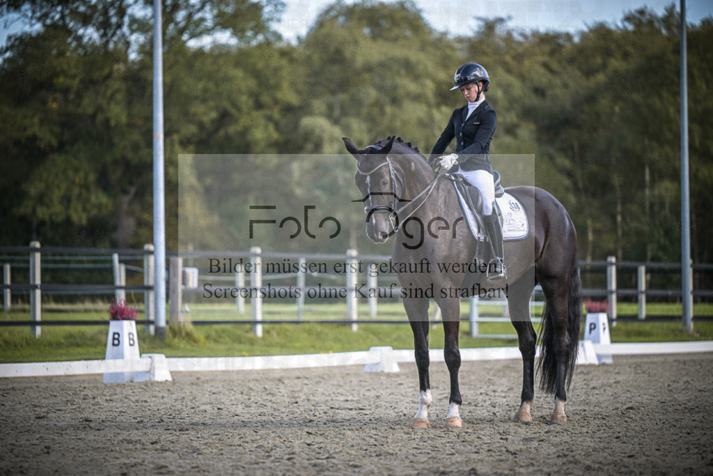 DOS_4178 | Entdecke hochwertige Reitturnierfotos von Foto Oger. Professionell, emotional und authentisch – jetzt Lieblingsmomente im Shop bestellen.Deutschlandweite Turnierfotografie. - Realisiert mit Pictrs.com