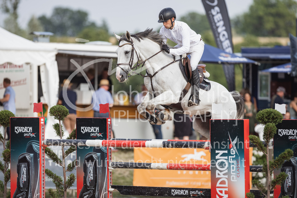 230624_PfSpTa_GroßerPreis-213 | Deine schönsten Turniermomente als professionelle Fotos! Entdecke hochwertige Pferdesport-Fotografie im Online-Shop. Jetzt Fotos finden & bestellen!