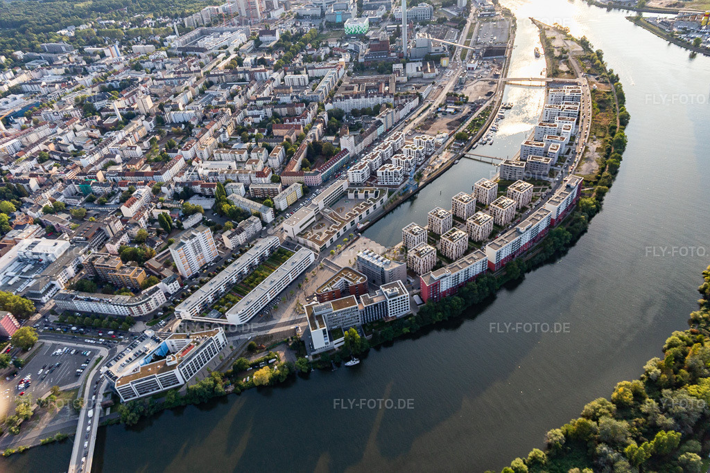 Luftbild: Hafeninsel im Ortsteil Hafen in Offenbach im Bundesland Hessen in Deutschland. Foto: IMG_117594.jpg vom 10.09.2019 durch Werner Riehm/FLY-FOTO.de
