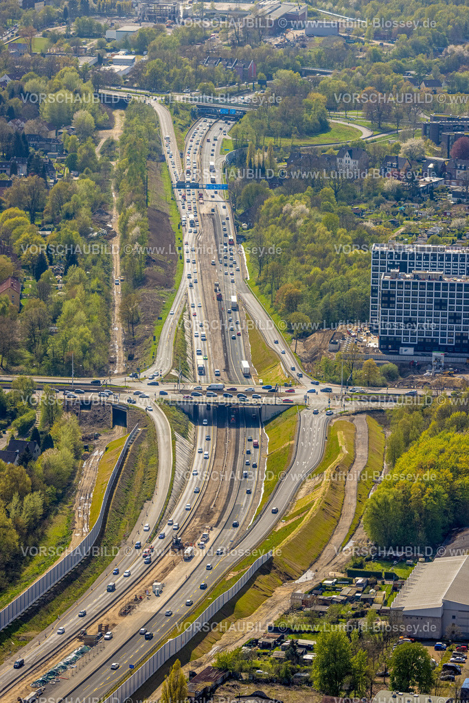 Bochum230403984 | Luftbild, Autobahn A448 und Kreuzungsbereich Universitätsstraße, Wiemelhausen, Bochum, Ruhrgebiet, Nordrhein-Westfalen, Deutschland