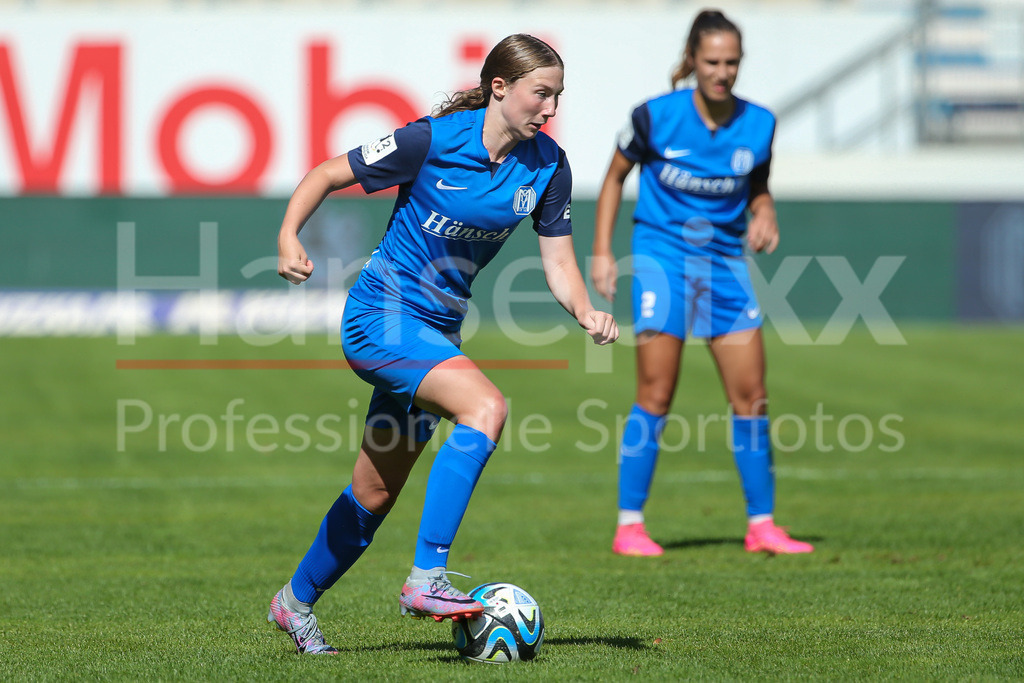 Fussball, 2. Frauen-Bundesliga, SV Meppen - 1. FFC Turbine Potsdam | v.li.: Laura Bröring (SV Meppen, 6) am Ball, Einzelbild, Ganzkörper, Aktion, Action, Spielszene, DIE DFB-RICHTLINIEN UNTERSAGEN JEGLICHE NUTZUNG VON FOTOS ALS SEQUENZBILDER UND/ODER VIDEOÄHNLICHE FOTOSTRECKEN. DFB REGULATIONS PROHIBIT ANY USE OF PHOTOGRAPHS AS IMAGE SEQUENCES AND/OR QUASI-VIDEO.