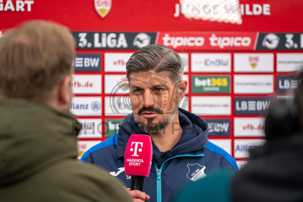 VfB Stuttgart II vs. TSG Hoffenheim II, Fussball, 3. Liga, 26. Spieltag, 15.03.2026 | Stefan Kleineheismann (Trainer TSG 1899 Hoffenheim II),VfB Stuttgart II vs. TSG Hoffenheim II, Fussball, 3. Liga, 26. Spieltag, 15.03.2026Foto: photosbyphips/Philip Ziegler