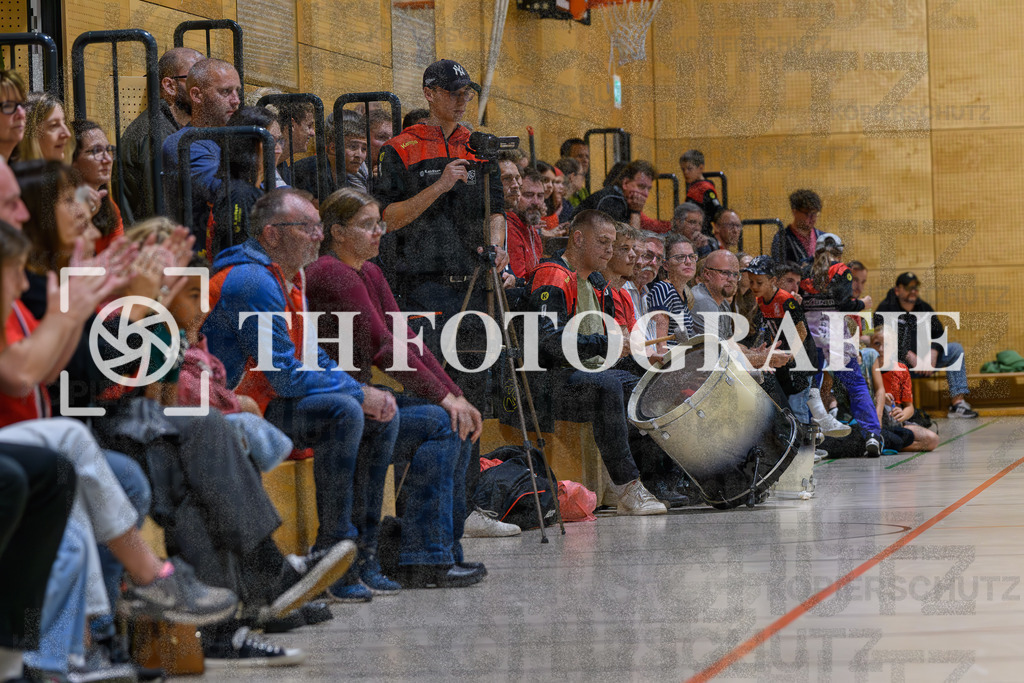 GER, SG Maulburg/Steinen - SV Allensbach 2, Handball, Suedbadenliga, 2. Spieltag, Saison 2023/2024, 14.10.2023 | Zuschauer beim Spiel der Frauen Suedbadenliga.

GER, SG Maulburg/Steinen - SV Allensbach 2, Handball, Suedbadenliga, 2. Spieltag, Saison 2023/2024, 14.10.2023

Foto: TH Fotografie/Thomas Hess