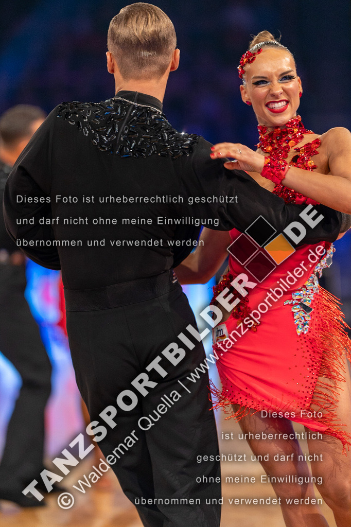 20231111-00889 | Hier finden Sie Tanz Bilder vom Latein und Standard Formationen tanzen. Sportbilder vom Tanzsport. Schöne Fotos und von Weltmeisterschaft, Europameisterschaft, Bundesliga, Regionalliga, Oberliga und Landesliga sowie von GOC Stuttgart, DanceComp, WM Bremen