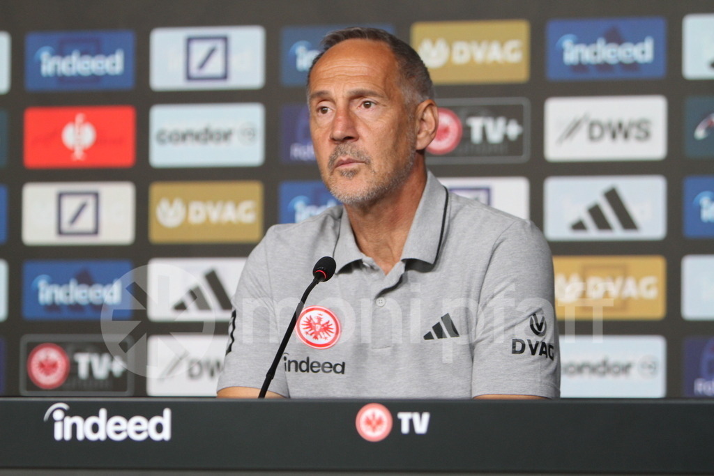 Eintracht Frankfurt Trainer Adi Hütter | Online-Shop | monipfaff.de - Realisiert mit Pictrs.com