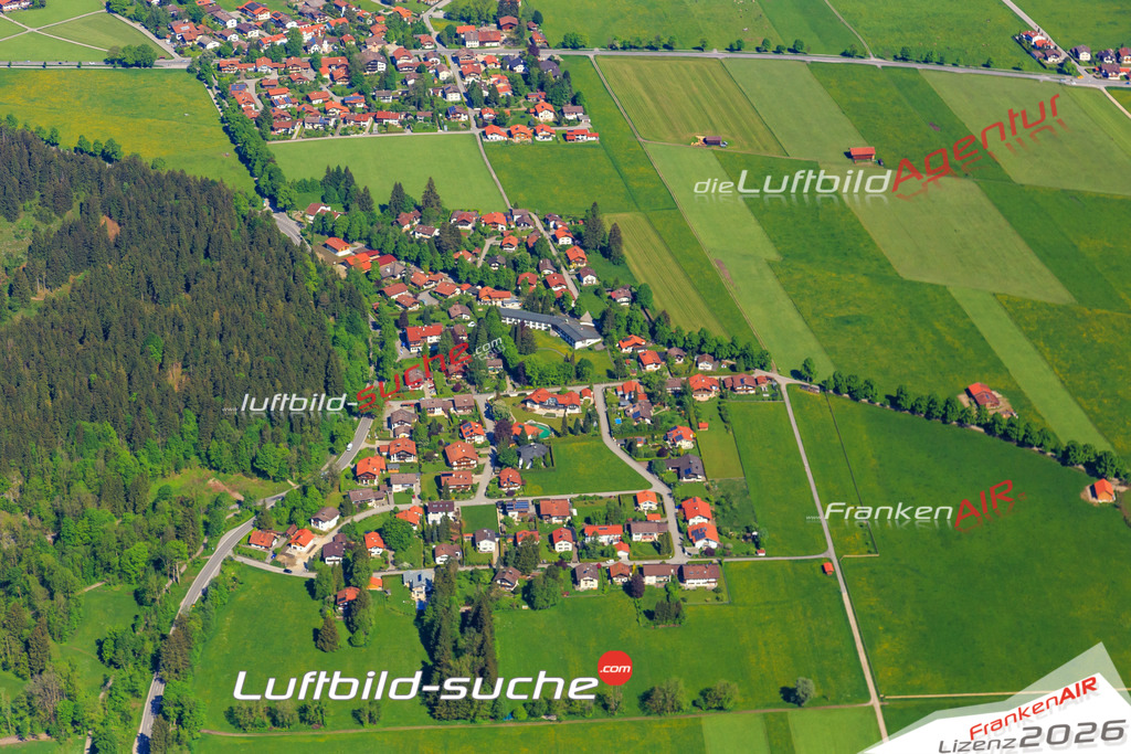 Luftbild von Hohenschwangau Schwangau - Luftaufnahme wurde 2015 von https://frankenair.de mittels Flugzeug (keine Drohne) erstellt - die Geschenkidee