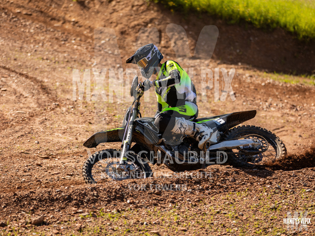 866A0741 | mxndyyvipix