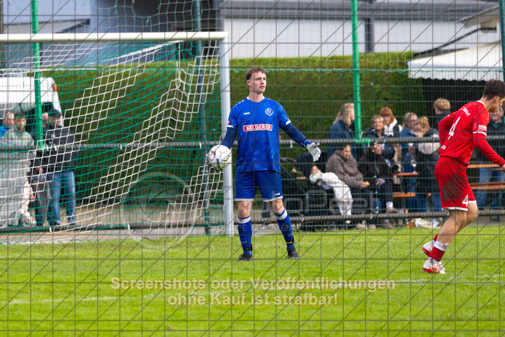 20261011_161551_0311_(c)_by_PhotoPeet | #,KSG Eislingen (grün) vs. 1.FC Donzdorf (rot), Fußball, Bezirksliga - Bezirk Neckar/Fils, 07. Spieltag, Saison 2026/2027, Rasensportplatz, Albstraße 69, 73054 Eislingen, 11.10.2026 - 15:00 Uhr,Foto: PhotoPeet / Sport- &amp; Eventfotografie / Peter Harich