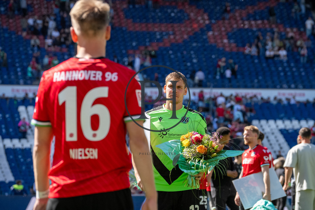 Hannover 96 vs SpVgg Fürth – 2. Bundesliga – 11.05.2025 | Szene aus dem 2. Bundesliga-Spiel des 33. Spieltags zwischen Hannover 96 und der SpVgg Früth am 11 Mai 2025 in der Heinz von Heiden Arena in Hannover. Endstand: 1:1. Fotografiert von Philipp Heist. - Realisiert mit Pictrs.com