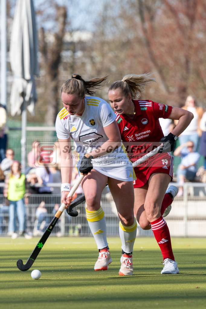 SFE_20260322_0090 | Köln, Deutschland, 22.03.26: Feldhockey 1. Bundesliga Damen zwischen Rot-Weiss Köln - Harvestehuder HTC im REWE Sportpark am 22.03.2026 in Köln, Deutschland. (Foto von Stephan Fehrmann)Köln, Germany, 22.03.26: Feldhockey 1. Bundesliga Damen between Rot-Weiss Köln - Harvestehuder HTC in REWE Sportpark at 22.03.2026 in Köln, Deutschland. (Foto from Stephan Fehrmann)