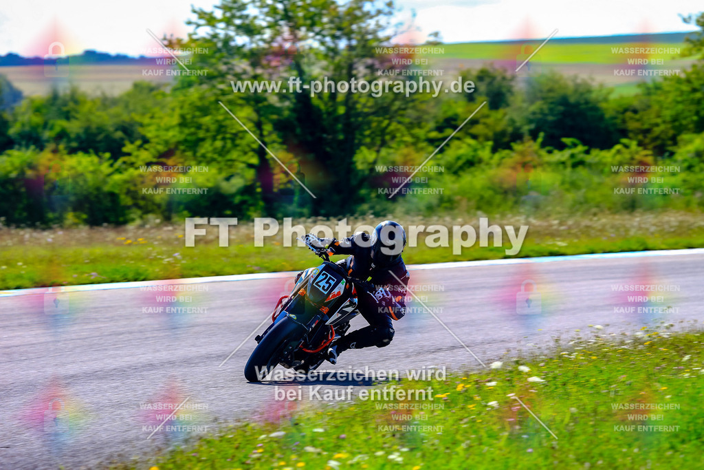 025-5633 | Hier findet Ihr Bilder von Touristenfahrten auf der Nürburgring Nordschleife oder von anderen Veranstaltungen die ich besucht habe. Viel Spass beim Durch Schauen 