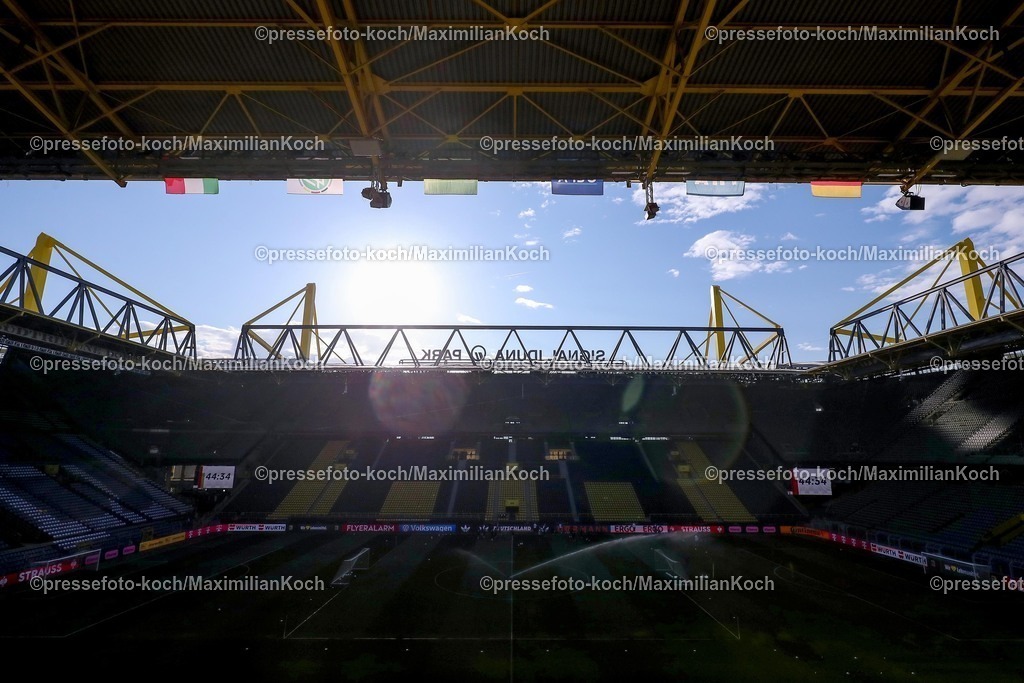 DFB22032503002 | 22.03.2025, Fußball, Innenansicht Stadion Übersichtsbild vor dem Nations League  Viertelfinale Deutschland - Italien, Signal Iduna Park, Saison 2024 2025.DFB regulations prohibit any use of photographs as image sequences and or quasi-video.