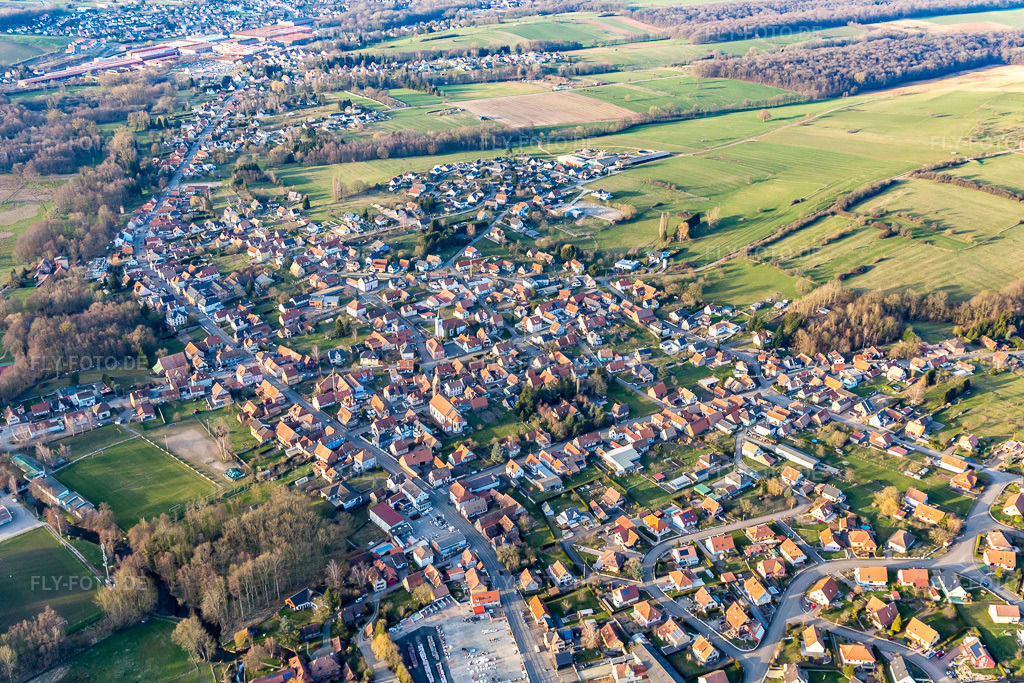Luftbild: Rue des Jardins in Gundershoffen im Bundesland Bas-Rhin in Frankreich. Foto: IMG_104967.jpg vom 21.03.2018 durch Werner Riehm/FLY-FOTO.de