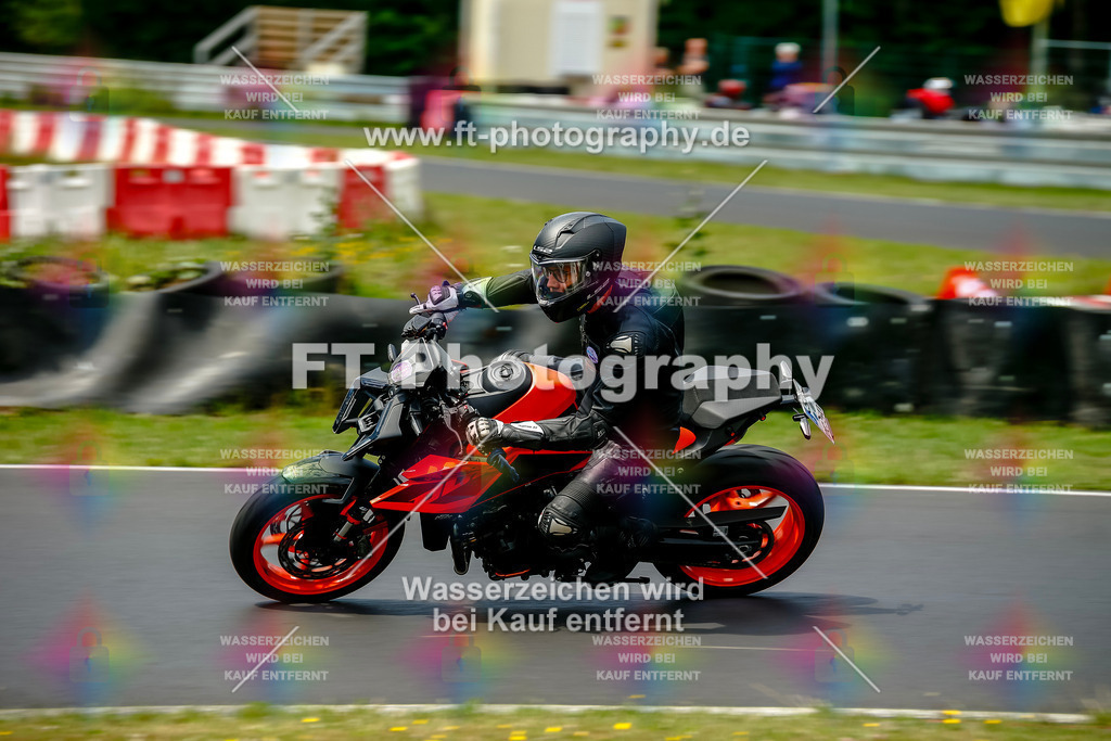 VBK-4806 | Hier findet Ihr Bilder von Touristenfahrten auf der Nürburgring Nordschleife oder von anderen Veranstaltungen die ich besucht habe. Viel Spass beim Durch Schauen 