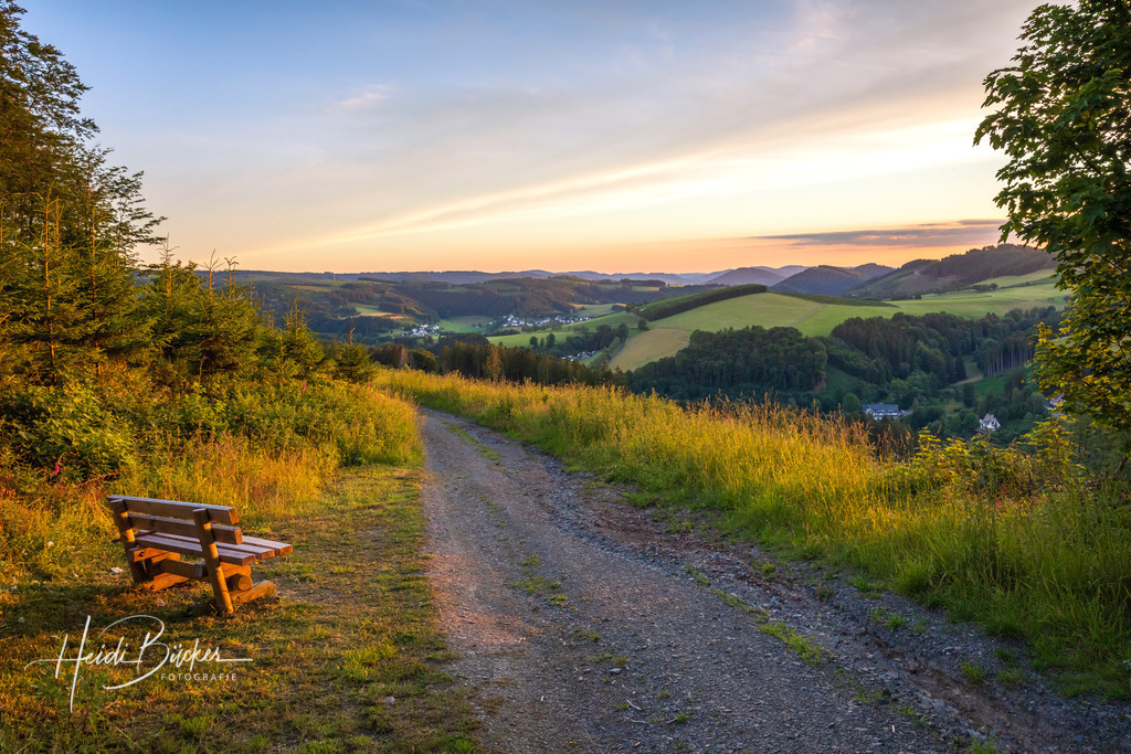 Abendstimmung auf dem Hohen Knochen | Abendstimmung im Schmallenberger Sauerland - Realisiert mit Pictrs.com