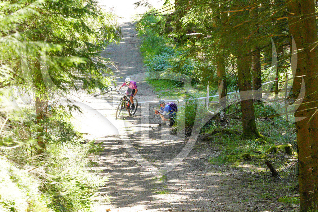 FC604142 | Fotogalerie der Treibjagd im Dunkelwald - Dein MTB Etappenrennen im Erzgebirge - Realisiert mit Pictrs.com