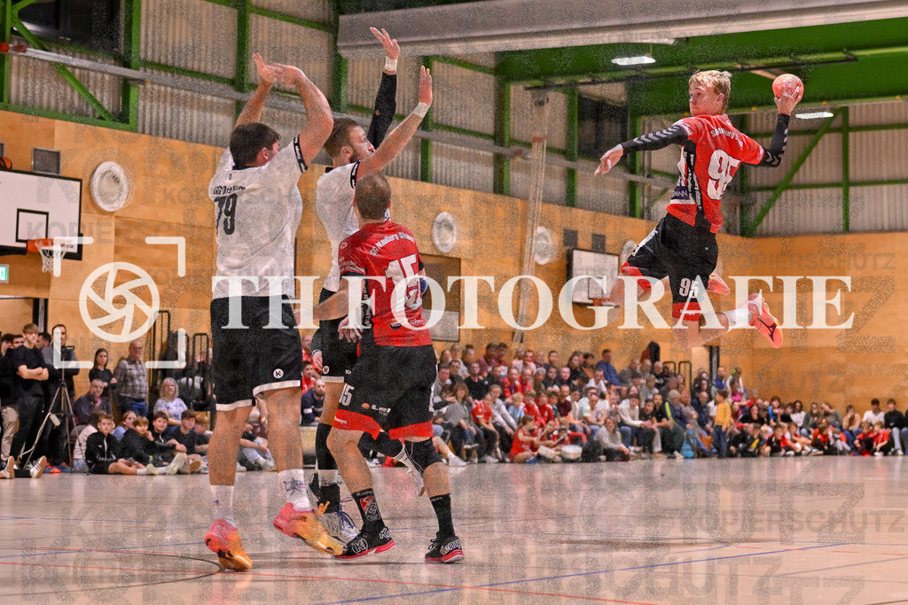 GER, SG Maulburg/Steinen - HSG Dreiland, Handball, Landesliga Suedbaden, 4. Spieltag, Saison 2024/2025, 12.10.2024 | Soeren Ohlsen (SG Maulburg/Steinen, #95) springt und wirft.GER, SG Maulburg/Steinen - HSG Dreiland, Handball, Landesliga Suedbaden, 4. Spieltag, Saison 2024/2025, 12.10.2024Foto: TH Fotografie/Thomas Hess