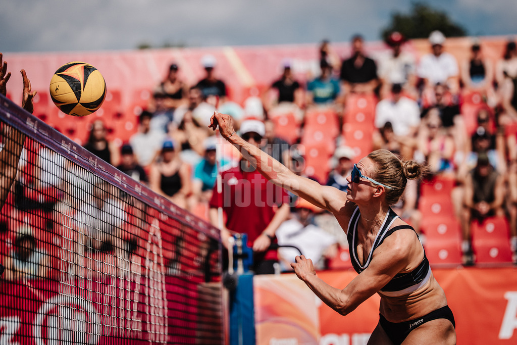 Beachvolleyball | Frauen | Allianz German Beach Tour 2025 | Tourstop München | 04.07.2025 | Tabea Schwarz beim Angriff