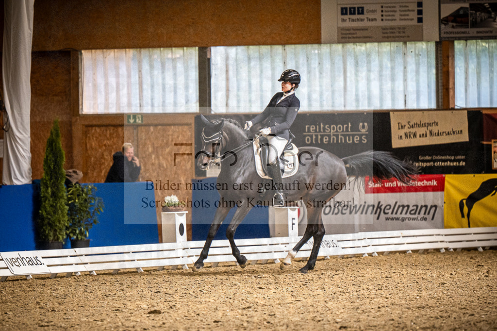 DOS_3351 | Entdecke hochwertige Reitturnierfotos von Foto Oger. Professionell, emotional und authentisch – jetzt Lieblingsmomente im Shop bestellen.Deutschlandweite Turnierfotografie. - Realisiert mit Pictrs.com