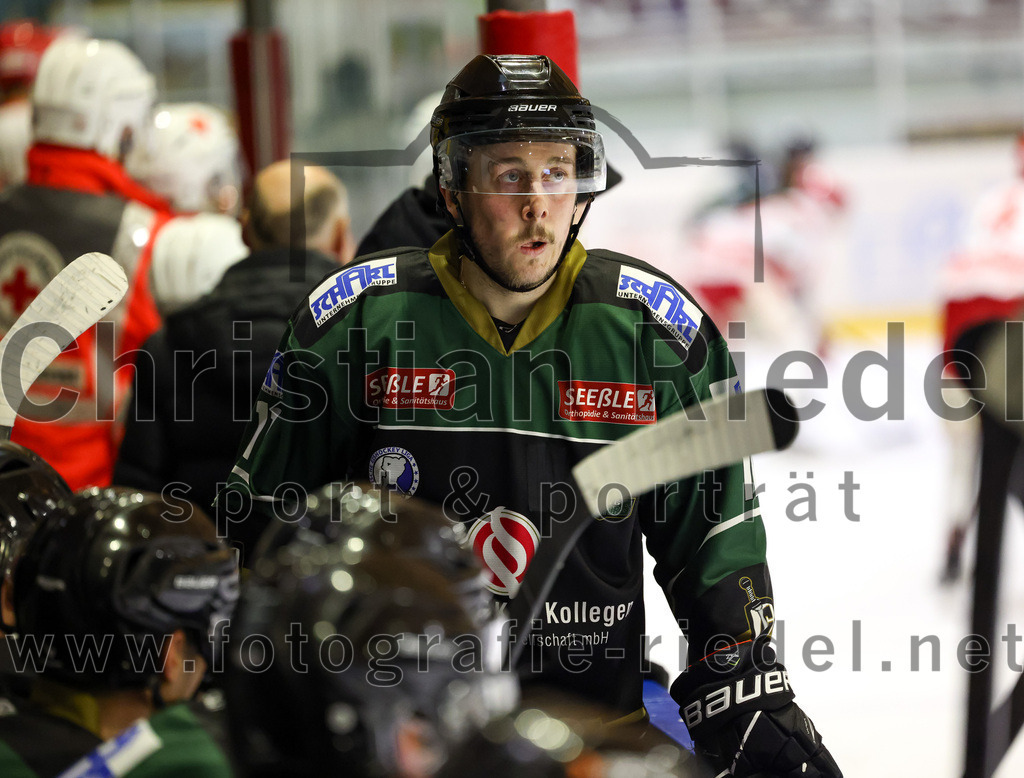 2023-03-19_097_TSV_Erding_gegen_TEV_Miesbach | Erding, Deutschland, 19.03.2023:
Eishockey, Bayernliga Playoffs 2022 / 2023, Halbfinale, TSV Erding gegen TEV Miesbach, Endergebnis: 

Sebastian Busch (Erding Gladiators, #11)

Foto: Christian Riedel / fotografie-riedel.net
