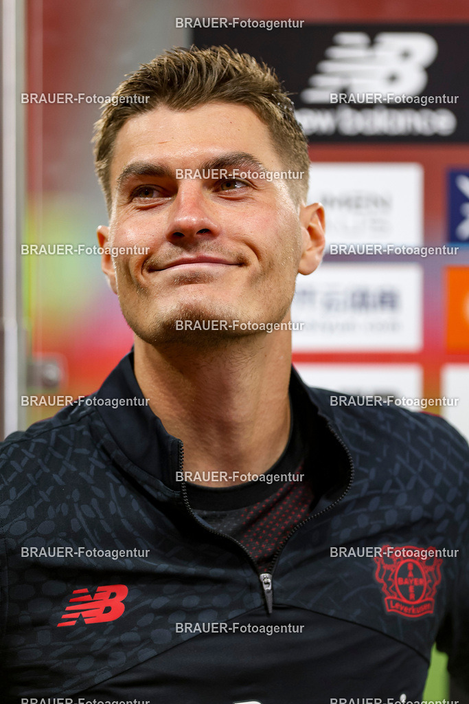 Bayer 04 Leverkusen vs Eintracht Frankfurt - Bundesliga  | Leverkusen, Deutschland, 12.09.25:   Patrick Schick (Bayer 04 Leverkusen) lächelt, lacht waehrend des Spiels der Bundesliga zwischen  Bayer 04 Leverkusen vs Eintracht Frankfurt in der BayArena(Foto von Brauer-Fotoagentur / Adrian Schlueter)