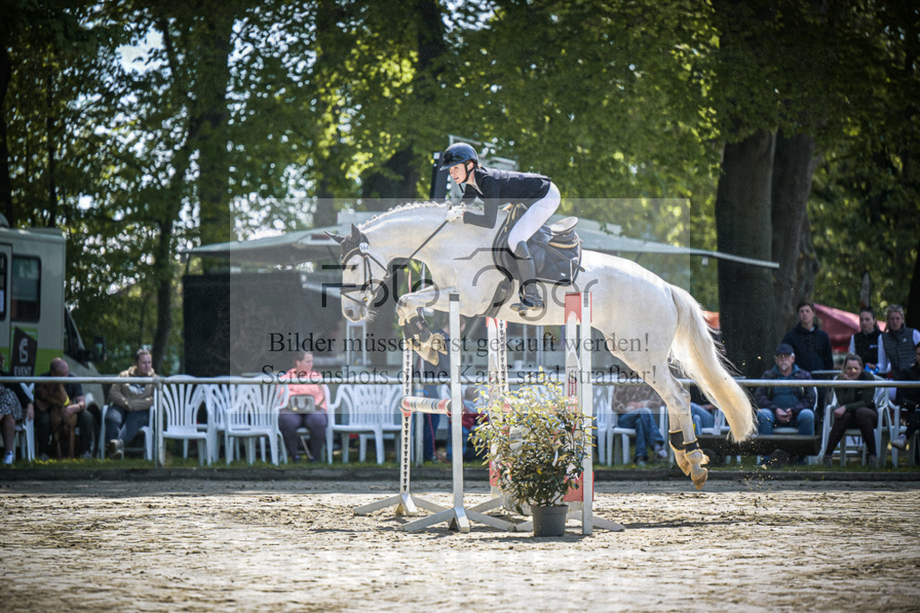 DOS_9018 | Entdecke hochwertige Reitturnierfotos von Foto Oger. Professionell, emotional und authentisch – jetzt Lieblingsmomente im Shop bestellen.Deutschlandweite Turnierfotografie. - Realisiert mit Pictrs.com