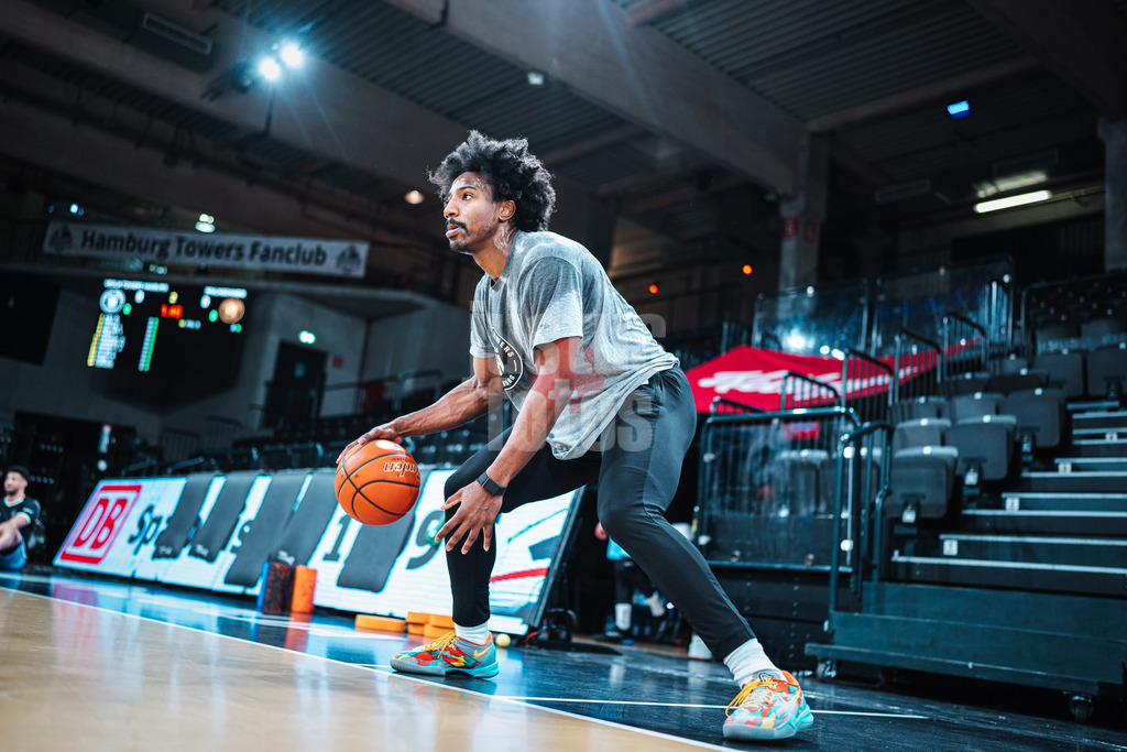 Basketball | Männer | Saison 2024/2025 | easyCredit Basketball Bundesliga | 12. Spieltag | Veolia Towers Hamburg vs. MHP Riesen Ludwigsburg | 21.12.2024 | Jonathan Stove (#22, Veolia Towers Hamburg)