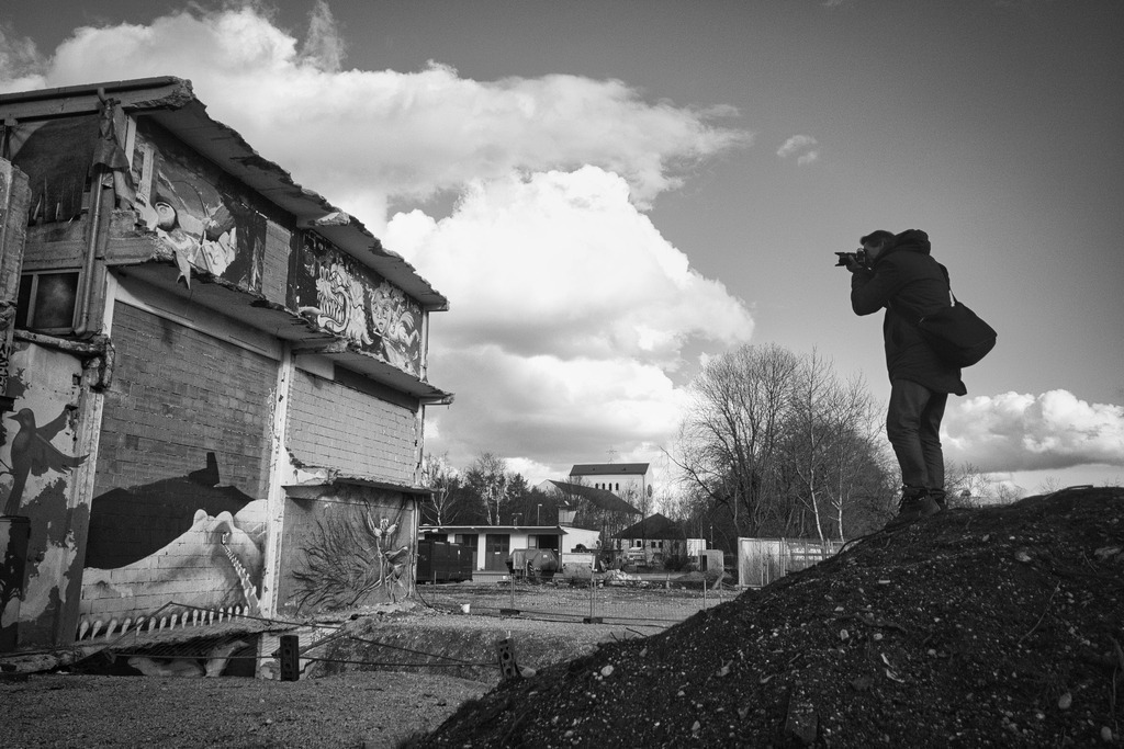 Der Fotograf | Der Online-Shop für hochwertige Kunstdrucke und Fotogeschenke. Jetzt neu: Foto-Zines - Fotohefte zu spannenden Themen - Realisiert mit Pictrs.com