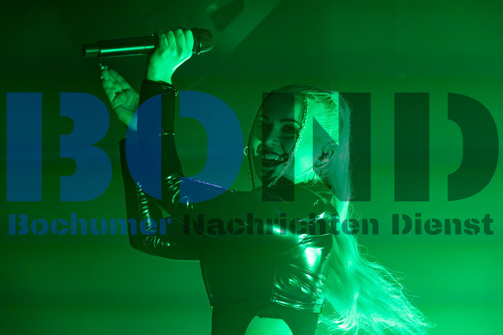 SES_ENEINS20250227-22 | bond - Realisiert mit Pictrs.com