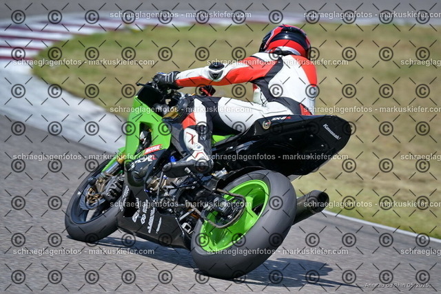 26BT02-1910 | markuskiefer.com - Realisiert mit Pictrs.com