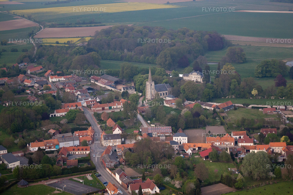 Luftbild: Ortsansicht in Hermaville im Bundesland Pas-de-Calais in Frankreich. Foto: IMG_40105.jpg vom 17.04.2011 durch Werner Riehm/FLY-FOTO.de