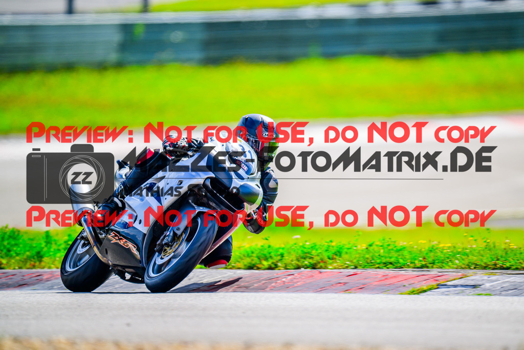 MaZZes_FotoMatrix_240911_6007705_8677 | GELB