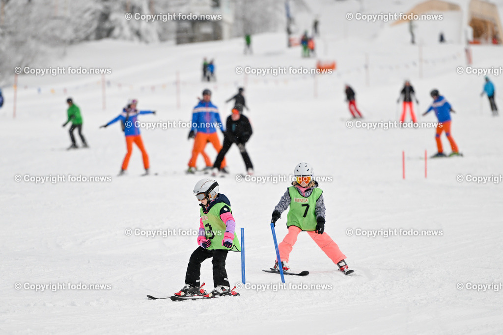 Hochficht_ Skigebiet_ Boehmerwald_ 04.02.2023-7 | 04.02.2023, Hochficht, AUT, Skigebiet Hochficht, Boehmerwald, im Bild Kinder bei Skifahren, Piste, Ski, Schnee, Skischule