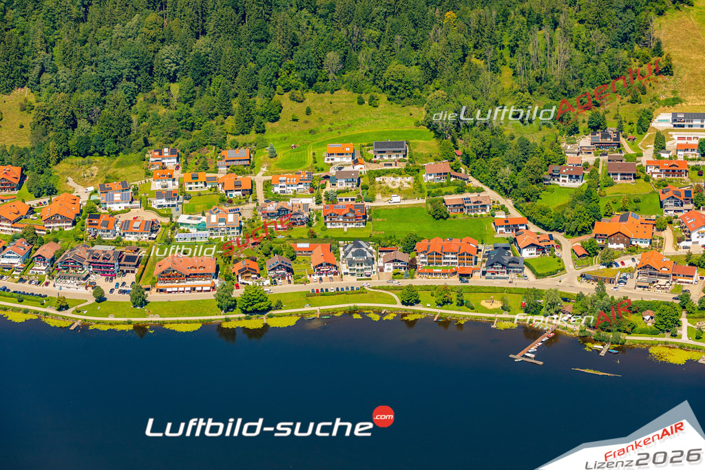 Klassische Luftaufnahme ohne Drohne zeigt:Hopfen am See bei Füssen - Die Luftbildaufnahme wurde 2025 vom UL-Flugzeug heraus erstellt ( keine Drohne ) - Hochauflösende Luftaufnahme -Nicht vergleichbar mit Google Maps oder Satelittenbilder- Die Geschenkidee !Mit Lizenz und Bildrechte bestellbar